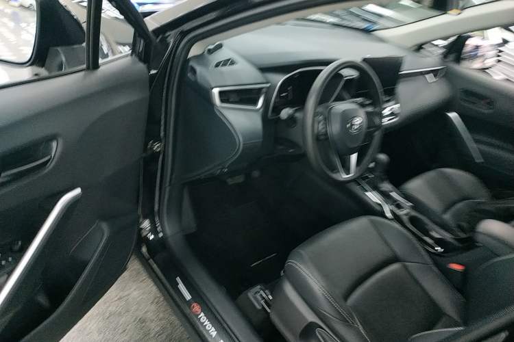 Used Toyota FRONTLANDER 2024 2.0L CVT Elite Plus Edition