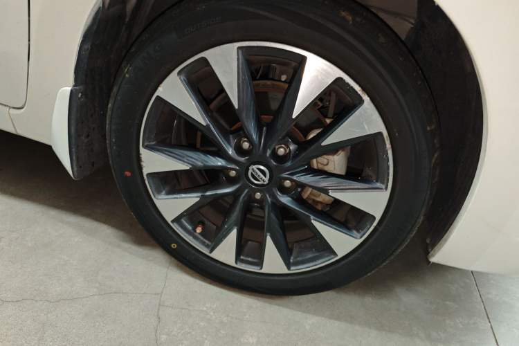 Used Nissan Lannia 2016 1.6L CVT Smart Cool Edition Right Front Wheel Hub