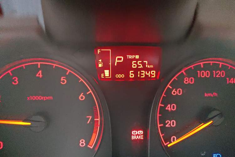 Used Hyundai Verna (older generation) 2011 Hatchback 1.4L Automatic Comfort Model GS Odometer Close Up