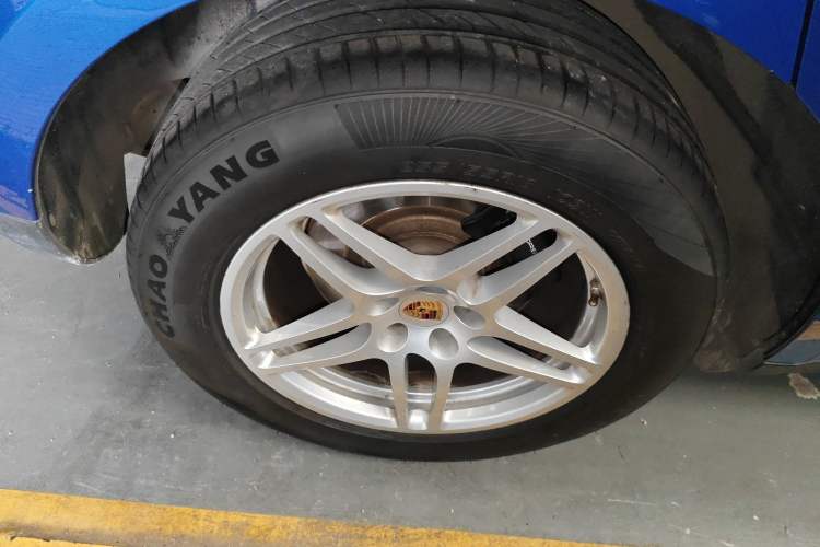 Used Porsche Macan 2016 Macan 2.0T Right Rear Wheel Hub