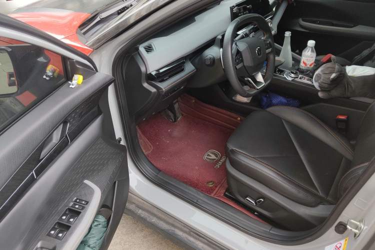 Used CHANGAN UNI-V 2022 1.5T Prestige Version
