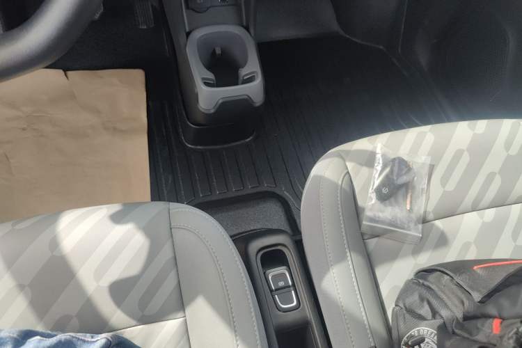 Used Leapmotor T03 2024 310 Comfort Edition Gear Lever