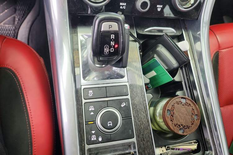 Used Land Rover Range Sport 2021 3.0 L6 YAO Black Edition Gear Lever