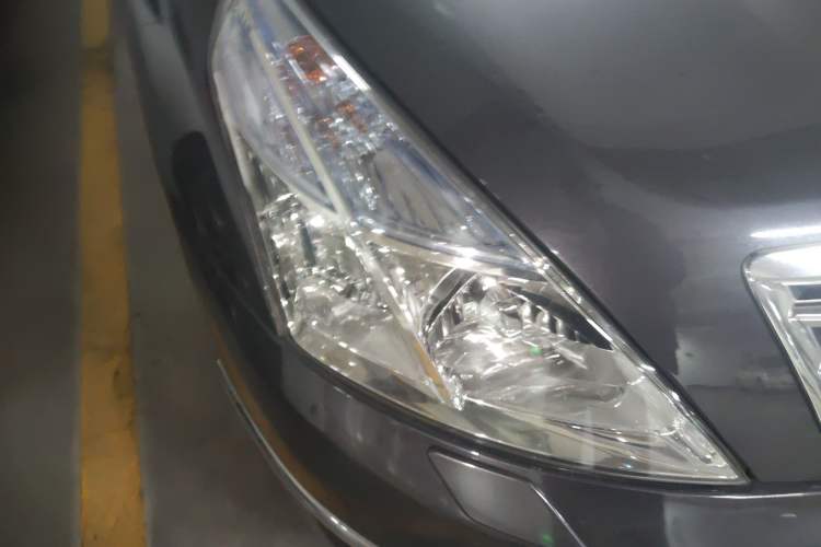 Used Nissan Teana 2009 Duke 2.5L XV VIP Deluxe Edition Right Front Headlight