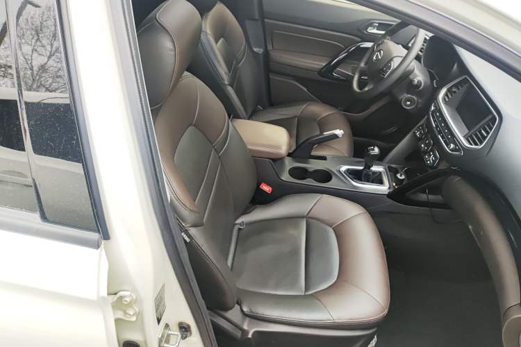 Used GAC Trumpchi GS4 2017 235T Manual Two-Wheel Drive Luxury Edition