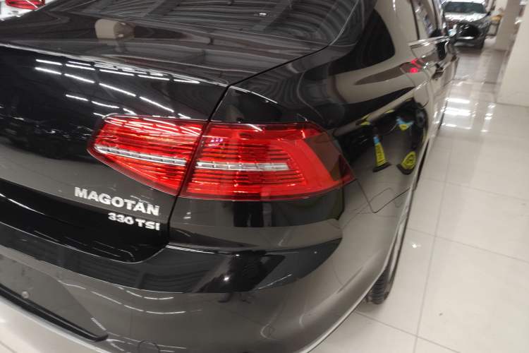 Used Volkswagen Magotan 2018 330TSI DSG Luxury Model
