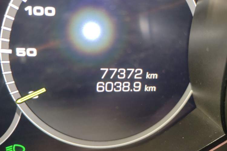 Used Porsche Cayenne E-Hybrid 2020 Cayenne E-Hybrid 2.0T Odometer Close Up