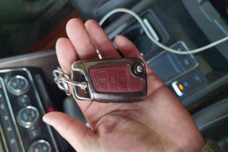 Used Volkswagen Teramont 2019 330TSI Two-Wheel-Drive Luxury Edition China VI Standard Vehicle Key