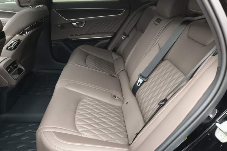 Used BYD Han 2022 EV Genesis Edition 610KM All-Wheel Drive Premium Model
