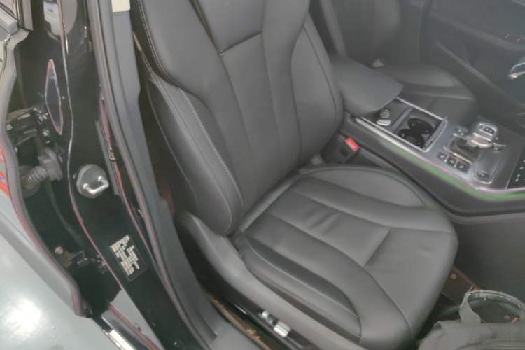 Used Hongqi H5 2022 Classic Model 1.8T Automatic Smart Connect Flagship Edition
