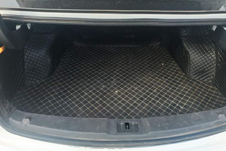 Used Hongqi E-QM5 2022 431 km Charge & Enjoy Edition
