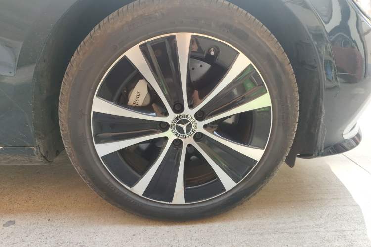 Used Mercedes-Benz E-Class New Energy 2022 Restyled E 350 e L Plug-in Hybrid Sports Sedan Right Front Wheel Hub