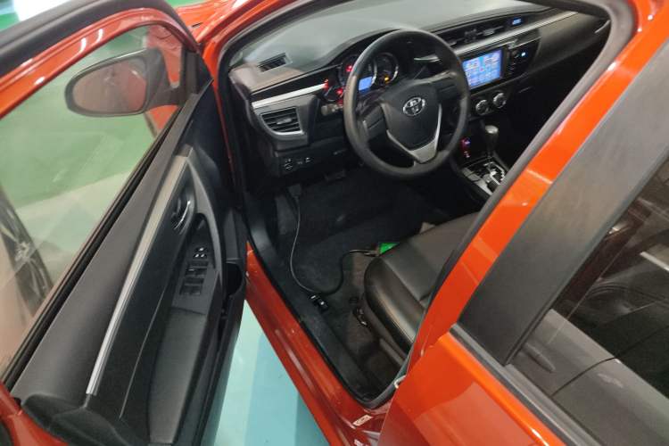 Used Toyota Levin 2015 1.6G CVT Orange Limited Edition
