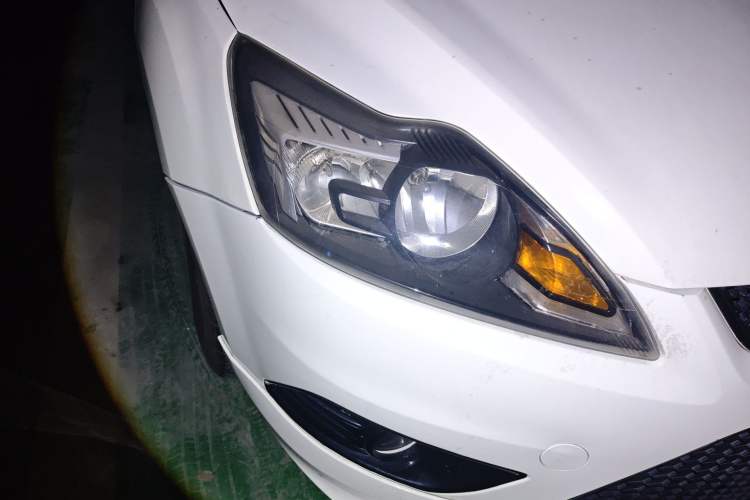 Used Ford Focus 2013 Hatchback Classic 1.8L Automatic Fashion Edition Right Front Headlight