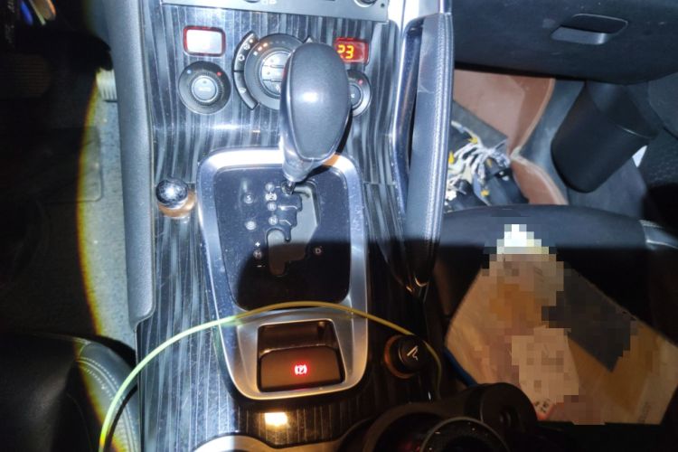 Used Peugeot 3008 2015 1.6THP Automatic Trend Edition Gear Lever