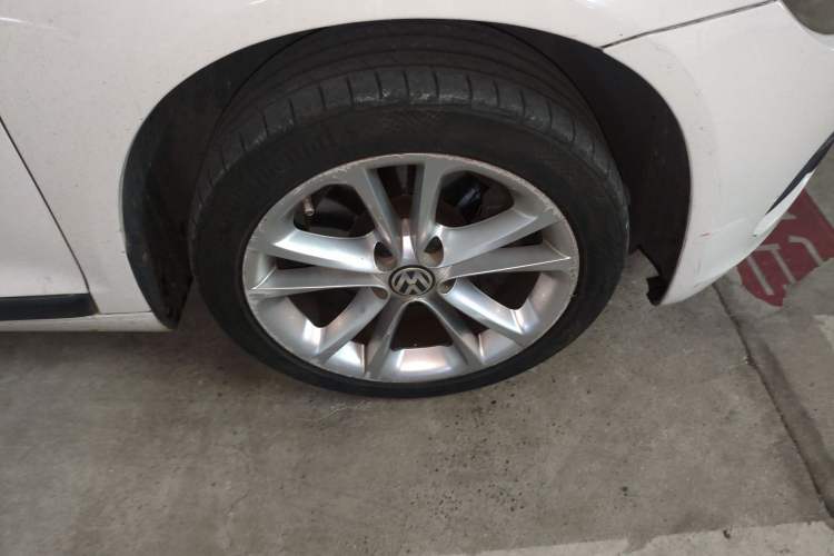 Used Volkswagen Scirocco 2011 2.0 TSI Luxury Edition Right Front Wheel Hub