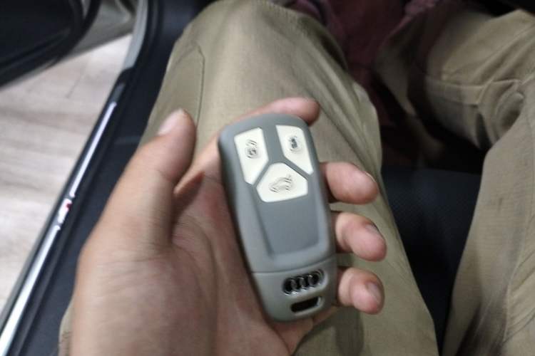 Used Audi A4L 2020 40 TFSI Luxury Prestige Edition Vehicle Key