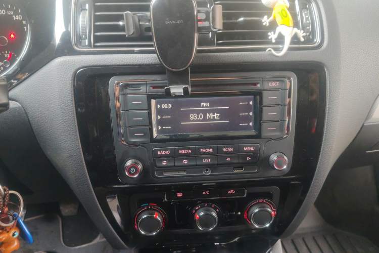 Used Volkswagen Sagitar 2015 230TSI Manual Comfort Version