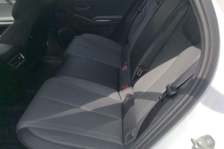 Used BYD Qin L 2025 DM-i Smart Drive 80KM Leading Model Left Rear Seat