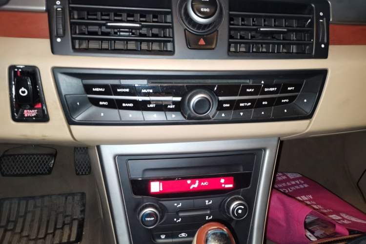 Used Roewe 550 2012 550D 1.8T Automatic Prestige Edition Audio And AC Panel