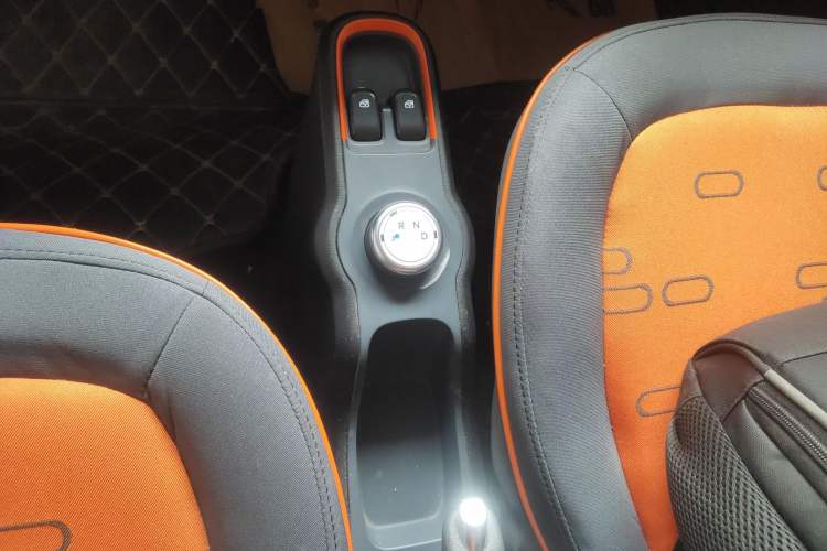 Used Baojun E100 2020 305KM Smart Drive Version Gear Lever