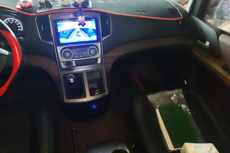 Used FORTHING Lingzhi PLUS 2021 2.0L Manual Comfort Version 7 Seats
