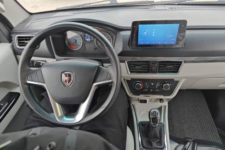 Used Jinbei New Hiace S 2021 1.5L Business-Class Central Air-Conditioned Coach China VI Standard SWC15M Center Console