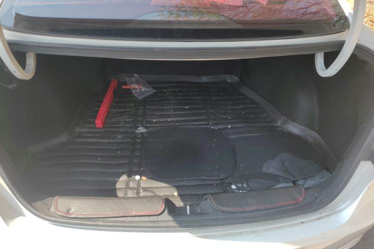 Used Hyundai Mistra 2016 1.8L Automatic Deluxe DLX Model Trunk