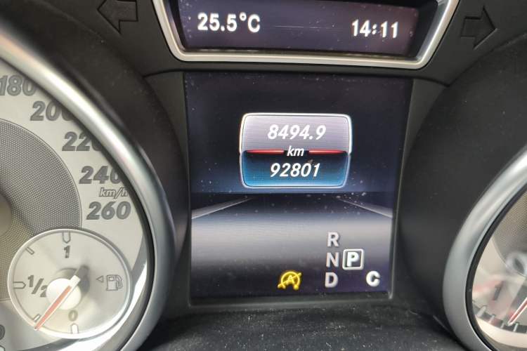 Used Mercedes-Benz GLA 2016 GLA 220 4MATIC Fashion Edition Odometer Close Up