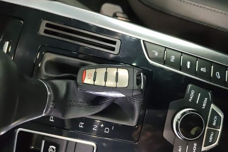 Used Haval H7 2017 Blue Label H7L 2.0T Automatic Prestige Model
