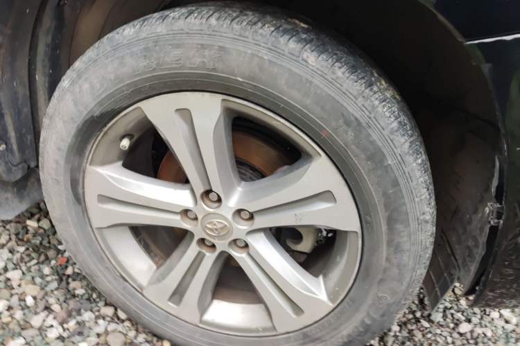 Used Toyota Highlander 2011 2.7L Two-Wheel Drive 7-Seater Luxury Edition Right Front Wheel Hub