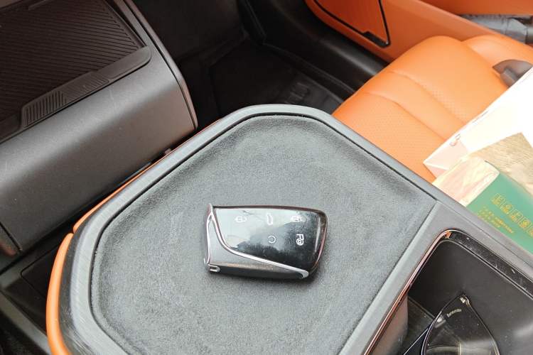 Used Dongfeng Aeolus L7 New Energy 2024 205 Air Vehicle Key