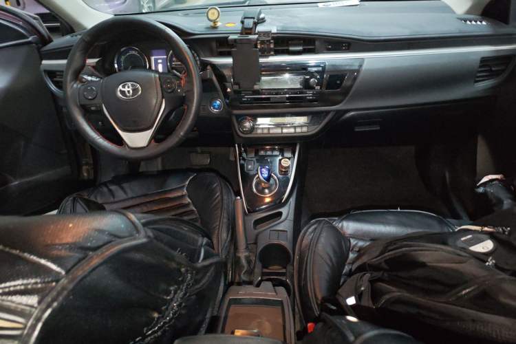 Used Toyota Levin 2016 Dual-Engine 1.8H GS E-CVT Elite Model with Sunroof Center Console