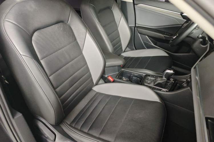 Used Volkswagen Sagitar 2021 200TSI DSG Excellence Edition Right Front Seat