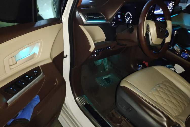 Used Toyota SIENNA 2021 2.5L Hybrid Premium Edition