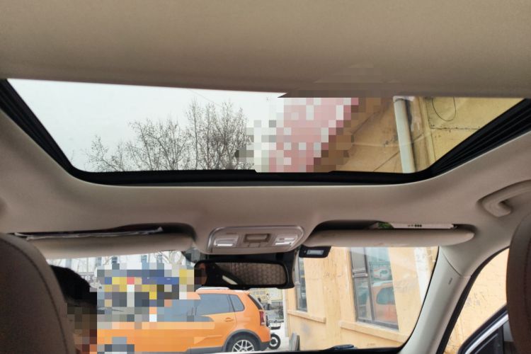 Used Geely Auto Emgrand X7 Sport 2018 1.8TD Automatic Two-Wheel Drive ZhiZun Model with 4G Connectivity