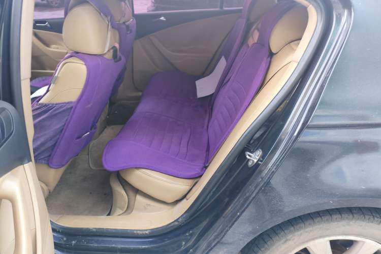 Used Volkswagen Magotan 2007 1.8 TSI Manual Comfort Model Left Rear Seat