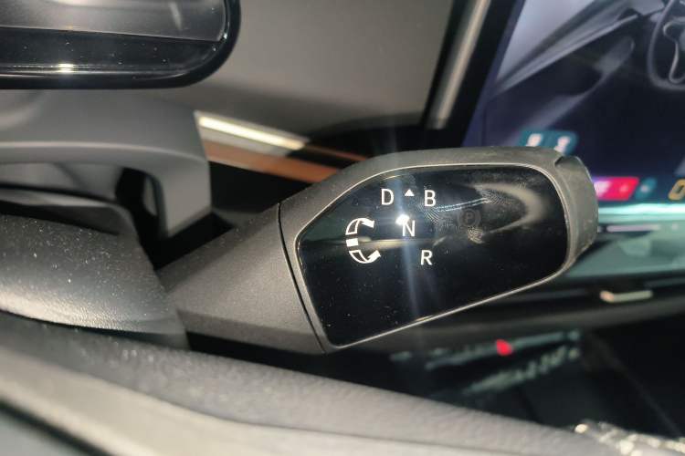 Used Volkswagen ID.UNYX 2025 Pure Model Gear Lever