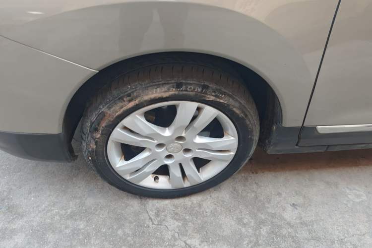 Used Peugeot 3008 2015 2.0L Automatic Classic Edition