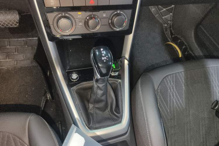 Used Volkswagen T-Cross 2020 280TSI DSG Comfort Edition Gear Lever