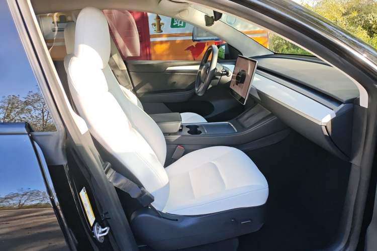 Used Tesla Model Y 2022 Rear-Wheel-Drive Version