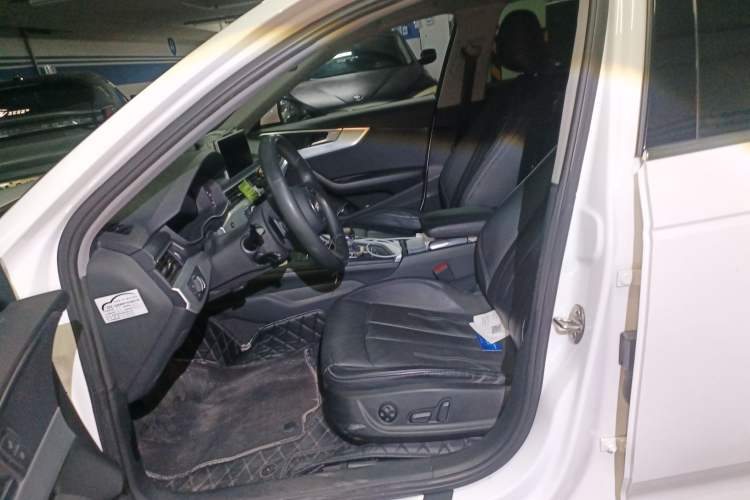 Used Audi A4L 2019 40 TFSI Fashion Edition China VI Emission Standard