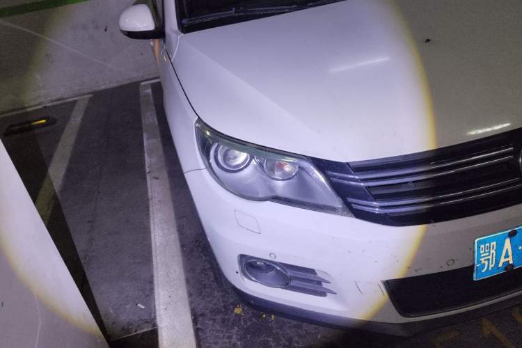 Used Volkswagen Tiguan 2012 2.0 TSI Automatic All-Wheel Drive Flagship Edition Right Front Headlight