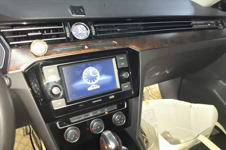 Used Volkswagen Magotan 2019 330TSI DSG Leading Edition China V Standard