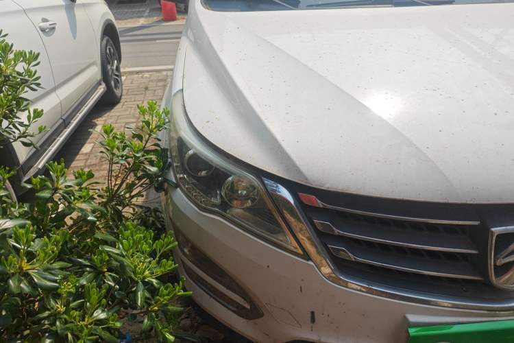 Used Baojun 560 2015 1.8L manual Comfort trim level