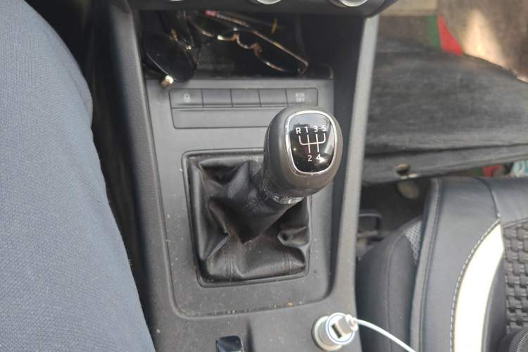 Used Skoda Octavia 2017 1.6L Manual Front-Wheel-Drive Version