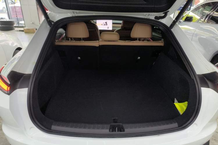 Used ONVO L60 2025 Model—60 kWh Rear-Wheel-Drive Version
