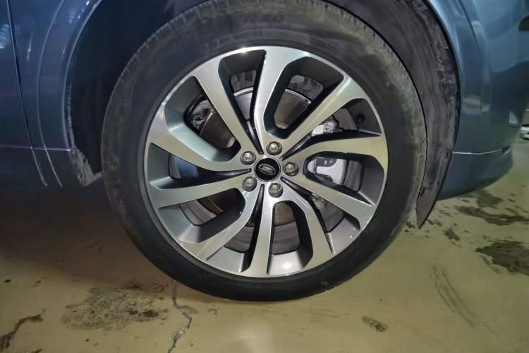 Used Land Rover Discovery Sport New Energy 2022 Facelifted P300e Plug-in Hybrid Electric Version
