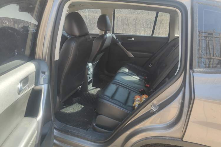 Used Volkswagen Tiguan 2010 1.8 TSI Automatic Two-Wheel Drive Trend Edition Left Rear Seat