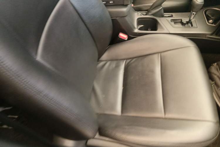 Used Toyota RAV4 2016 2.0L CVT Two-Wheel Drive Fashion Edition China V Standard